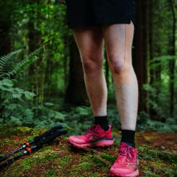 SPORTTAPE Extra Sticky taśma kinesiology 5 cm x 5 m kolor beżowy